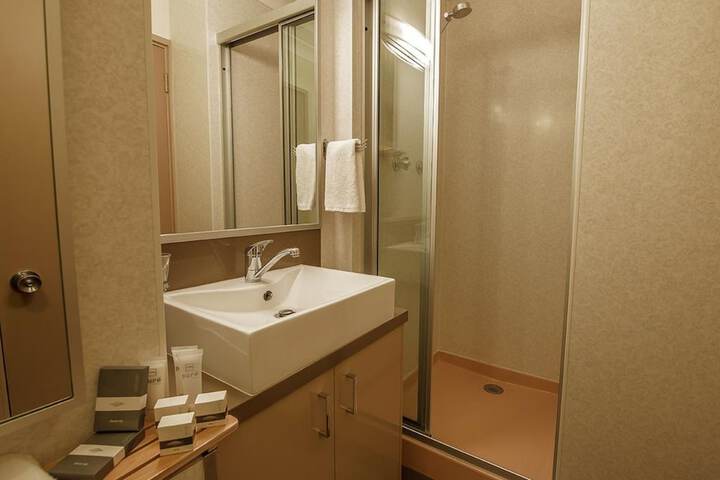 Room 20 of 65