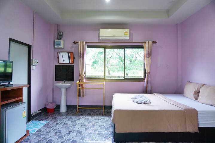 Room 4 of 42