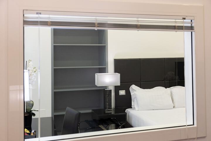 Room 102 of 222