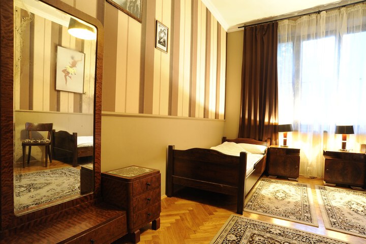 Room 4 of 54
