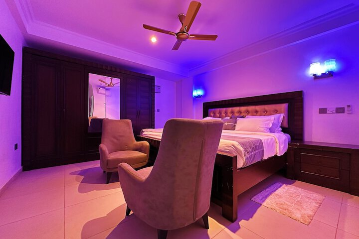 Room 9 of 46