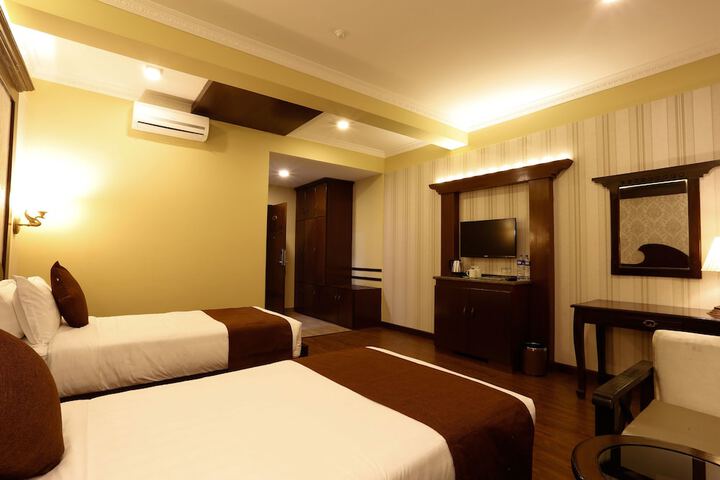 Room 7 of 85