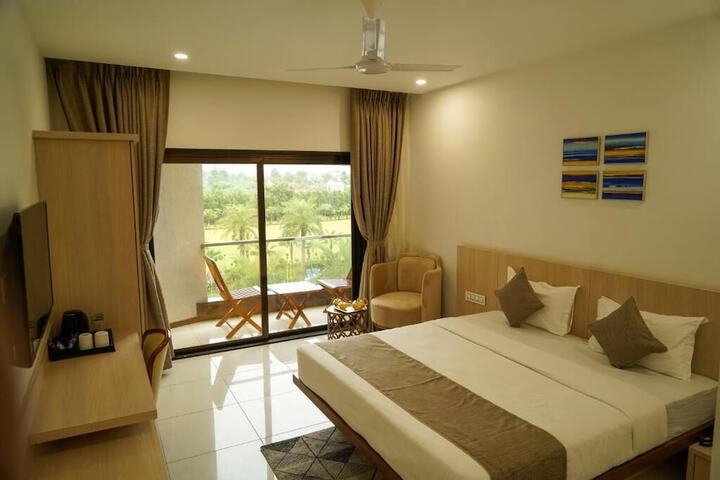 Room 3 of 27