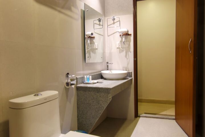 Room 34 of 63