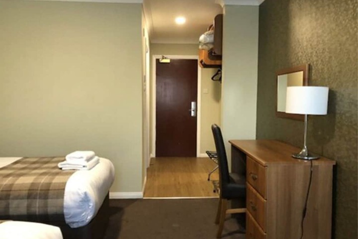 Room 7 of 39