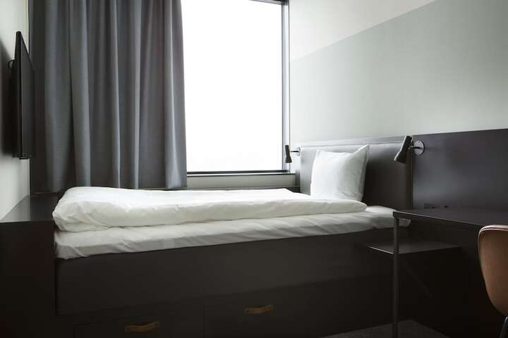Room 14 of 42