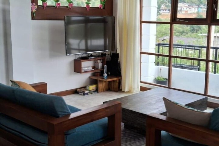Room 12 of 25