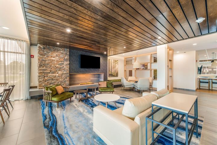 Lobby lounge