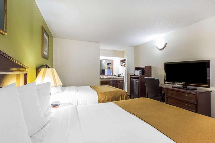 2 Double Beds (2 of 7)