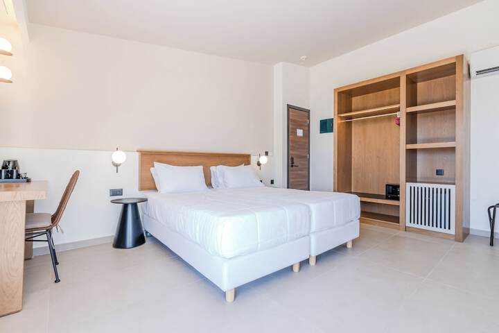 Room 14 of 160