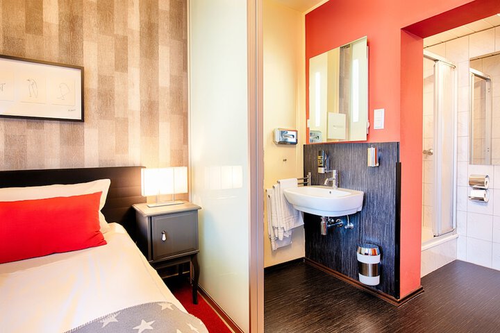 Room 29 of 54