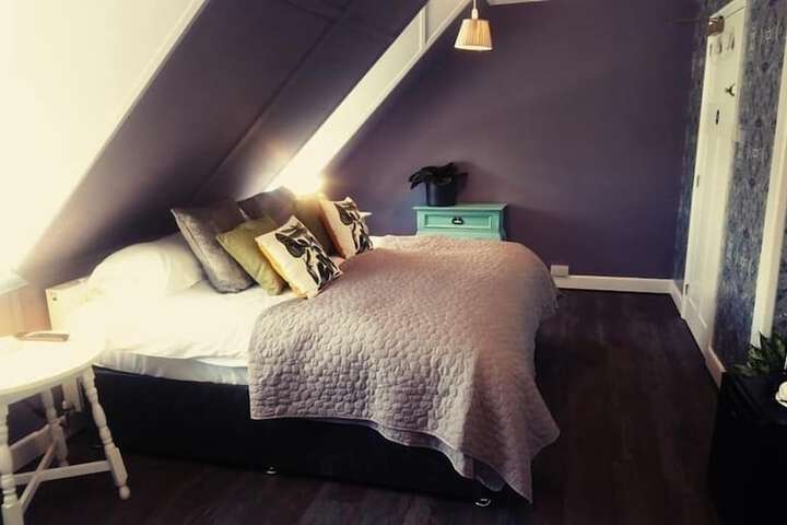 Room 8 of 48
