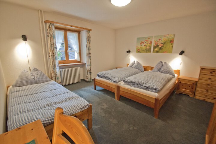 Room 6 of 166