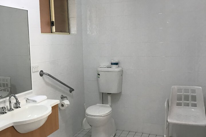 Room 25 of 43
