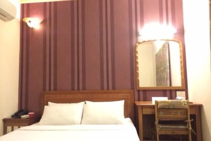Room 18 of 35