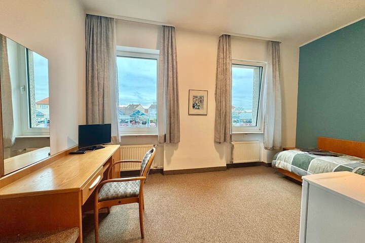 Room 42 of 54