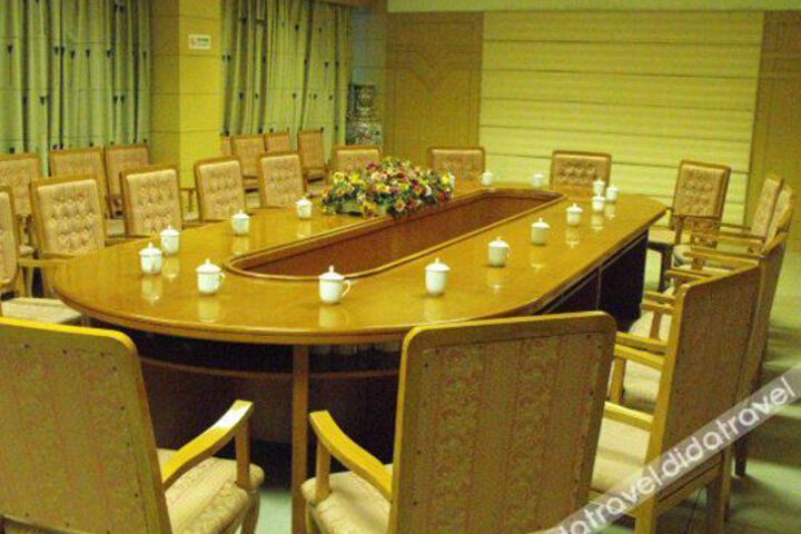 Room 3 of 16