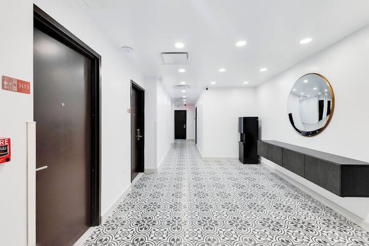 Ballroom/Hall 88 of 98