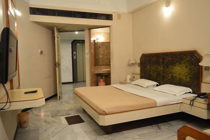 Room 7 of 38