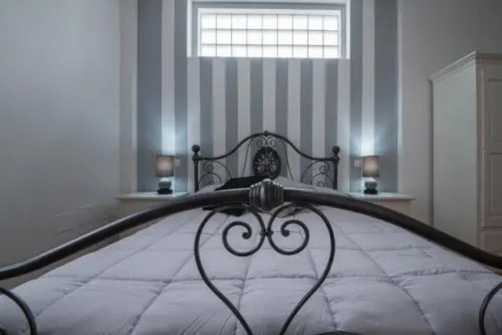 Room 3 of 12