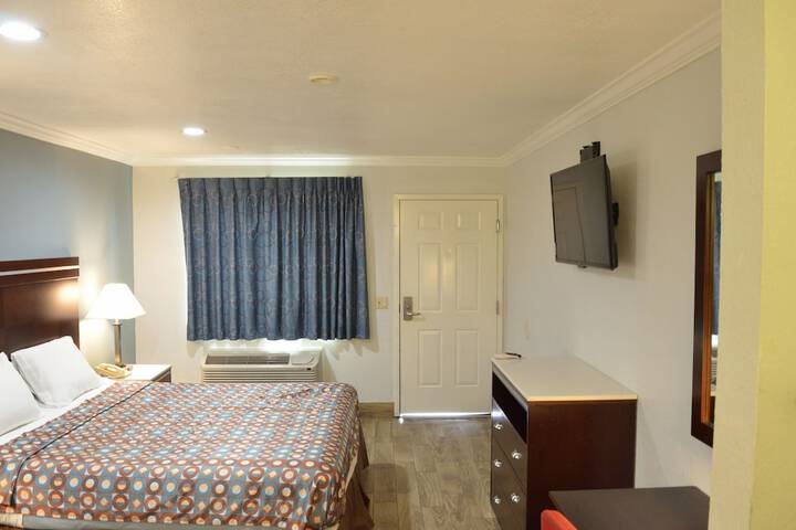 Standard | King Bed (29 of 33)