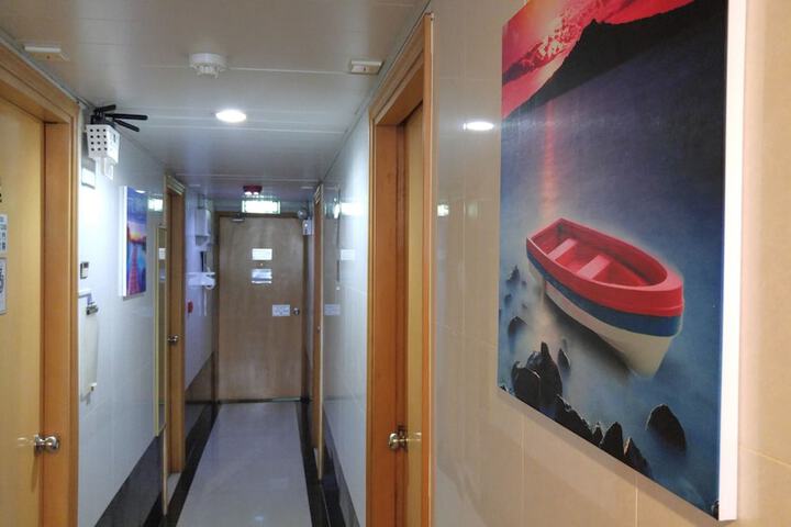 Ballroom/Hall 21 of 23