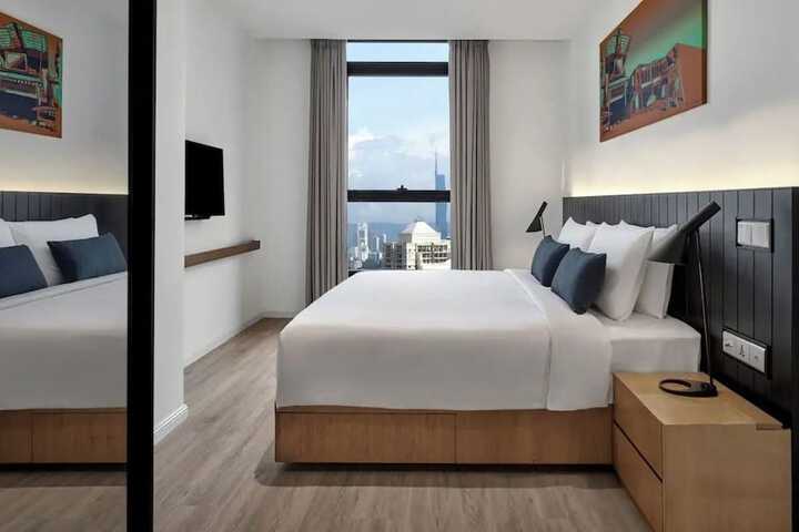Room 22 of 53