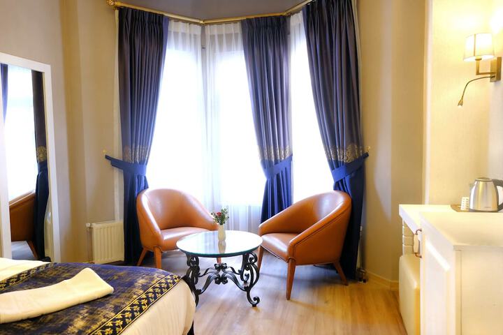 Room 14 of 36