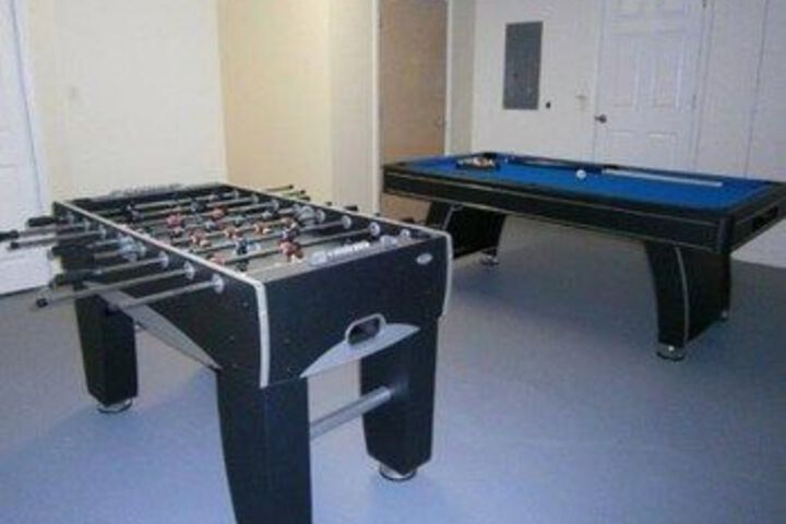 Room 9 of 18