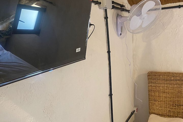 Room 6 of 35