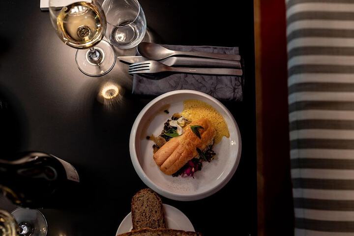 Dining 70 of 94