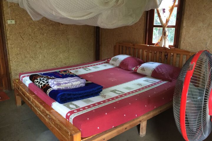Room 13 of 34