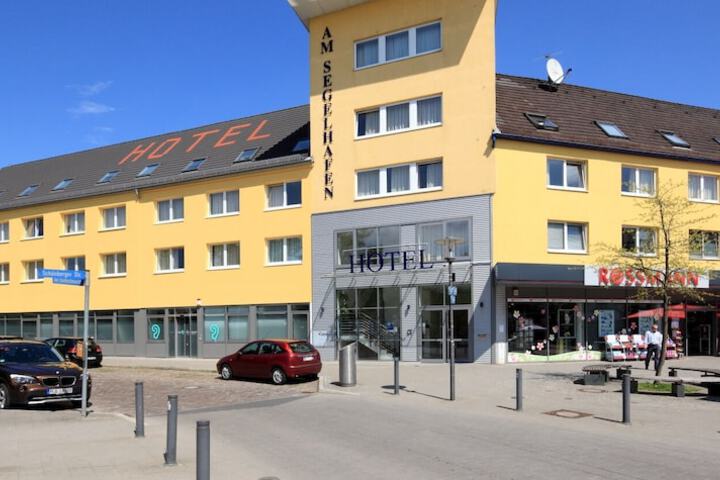 Am Segelhafen Hotel in Kiel