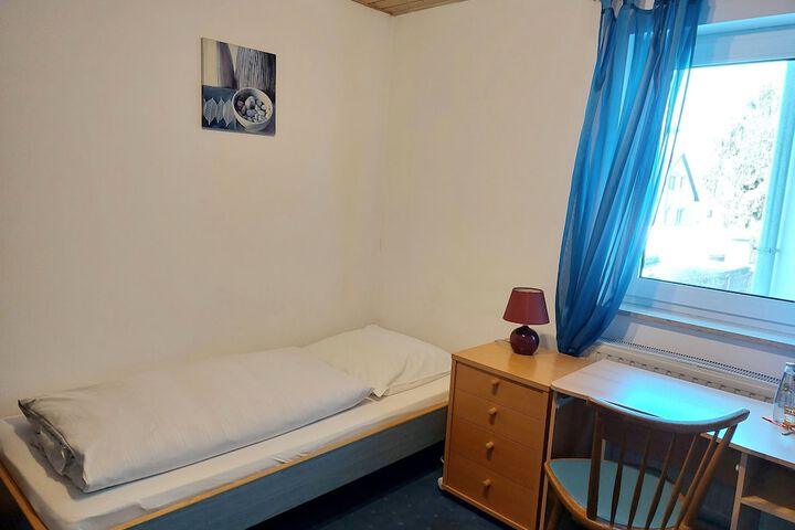 Room 19 of 76