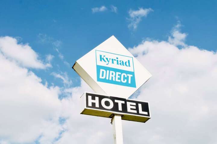 Hotel 100 of 128