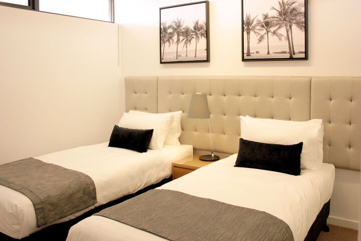 Room 5 of 73