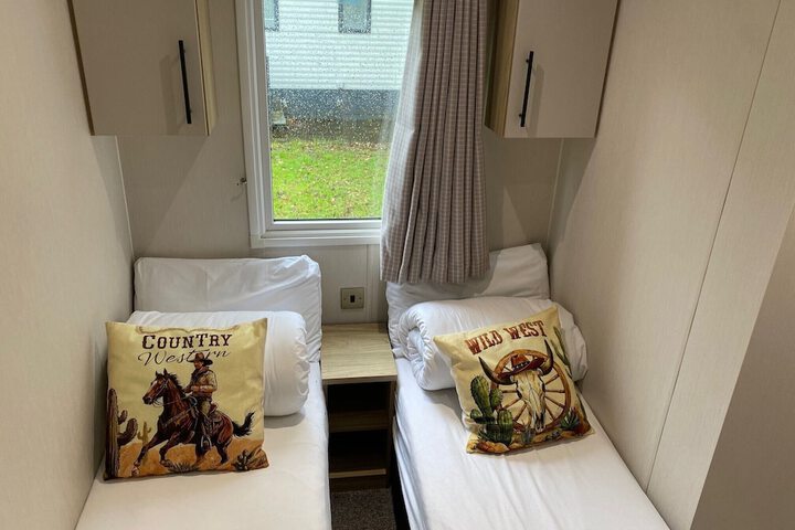Room 9 of 60