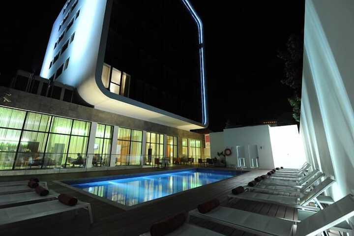 Sundeck 46 of 48