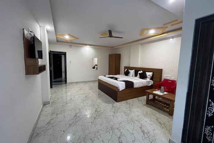 Room 2 of 27