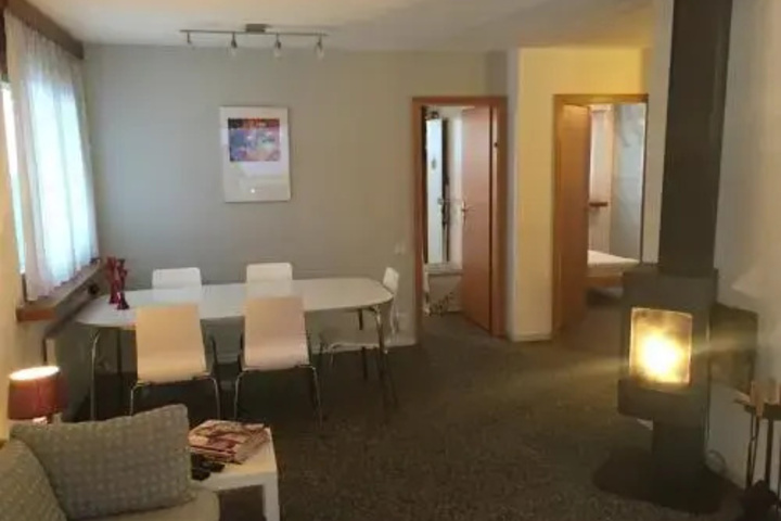 Room 7 of 10
