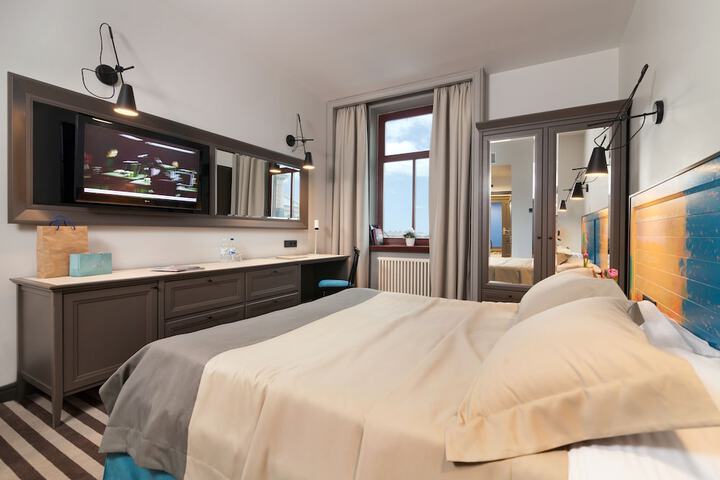 Room 21 of 52