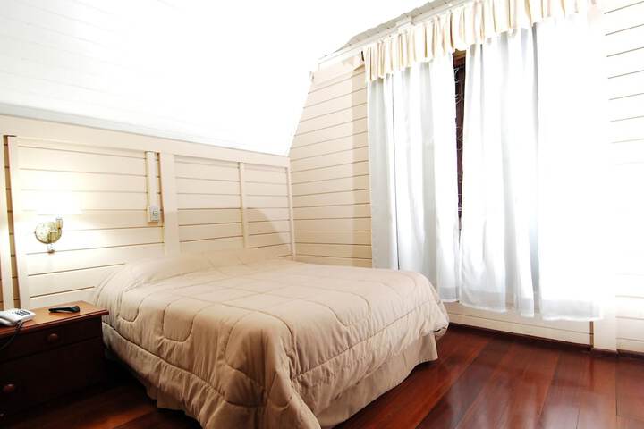 Room 3 of 23