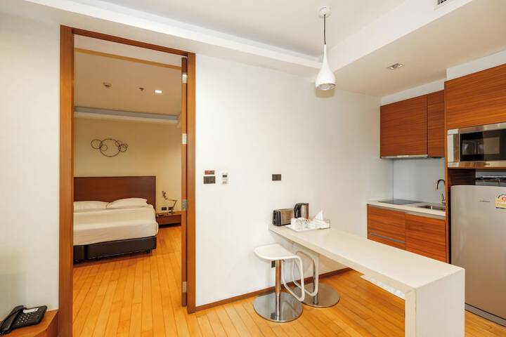 Room 30 of 37