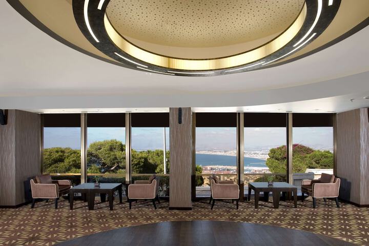Entrance & Lobby