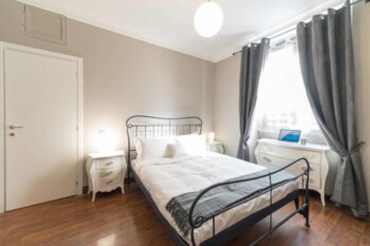 Room 9 of 34