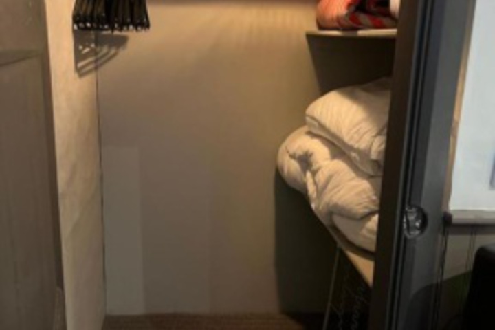 Room 299 of 312