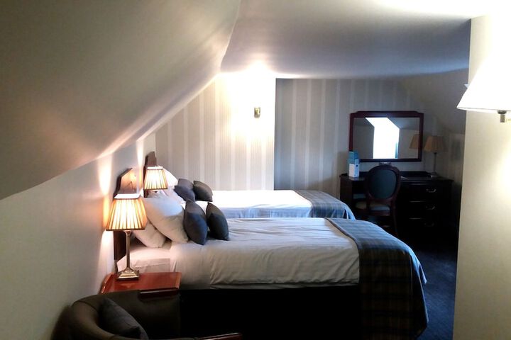 Room 56 of 144