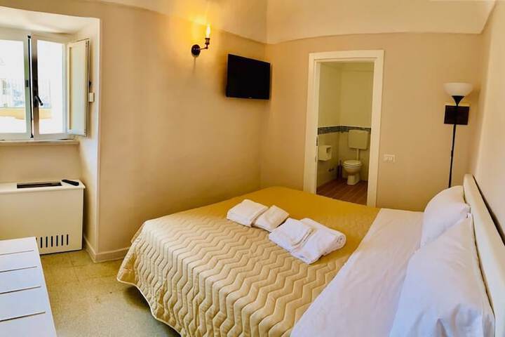 Room 3 of 55