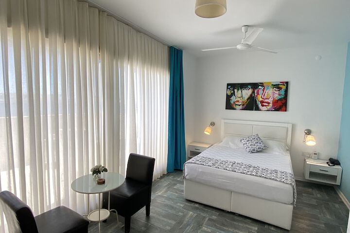 Room 26 of 258