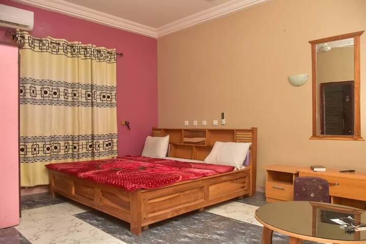 Room 3 of 13